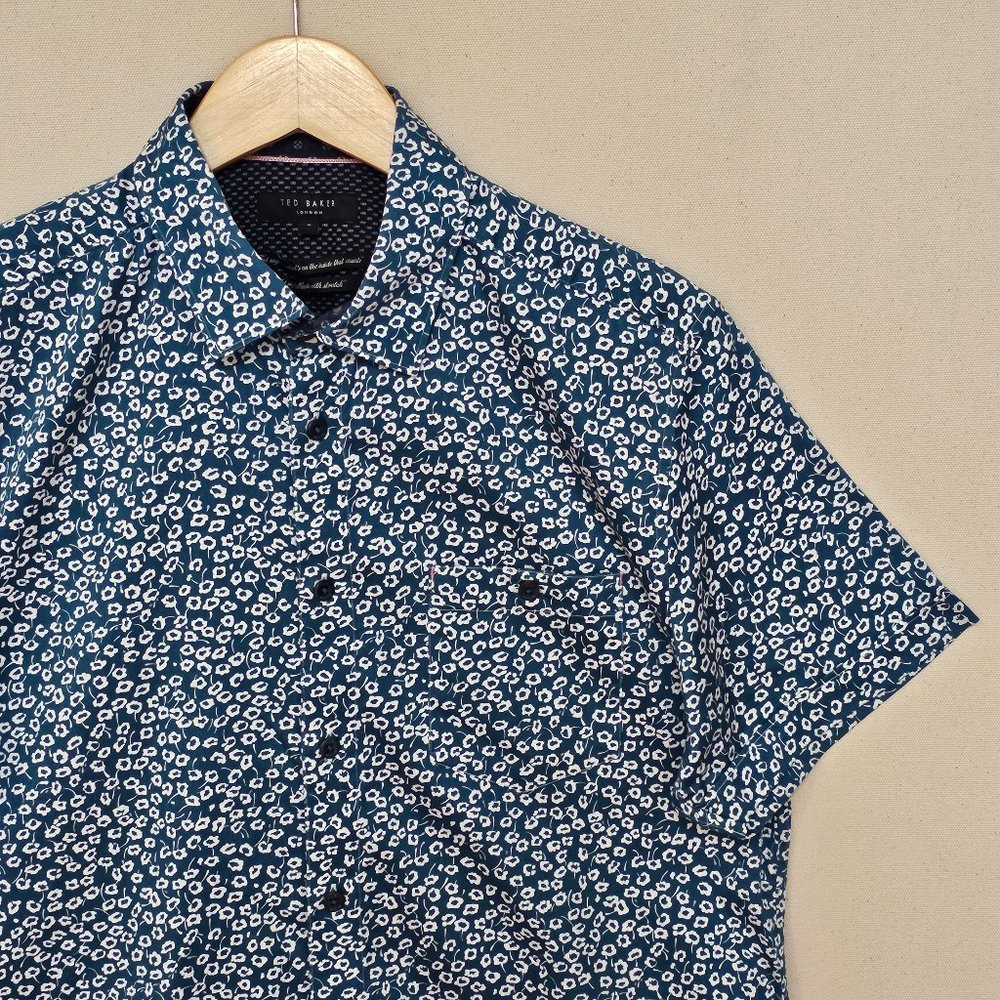 Ted Baker London Short Sleeve Button Down 4 L